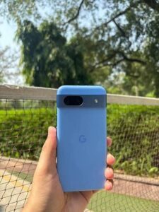 Google Pixel 8a - photo 1